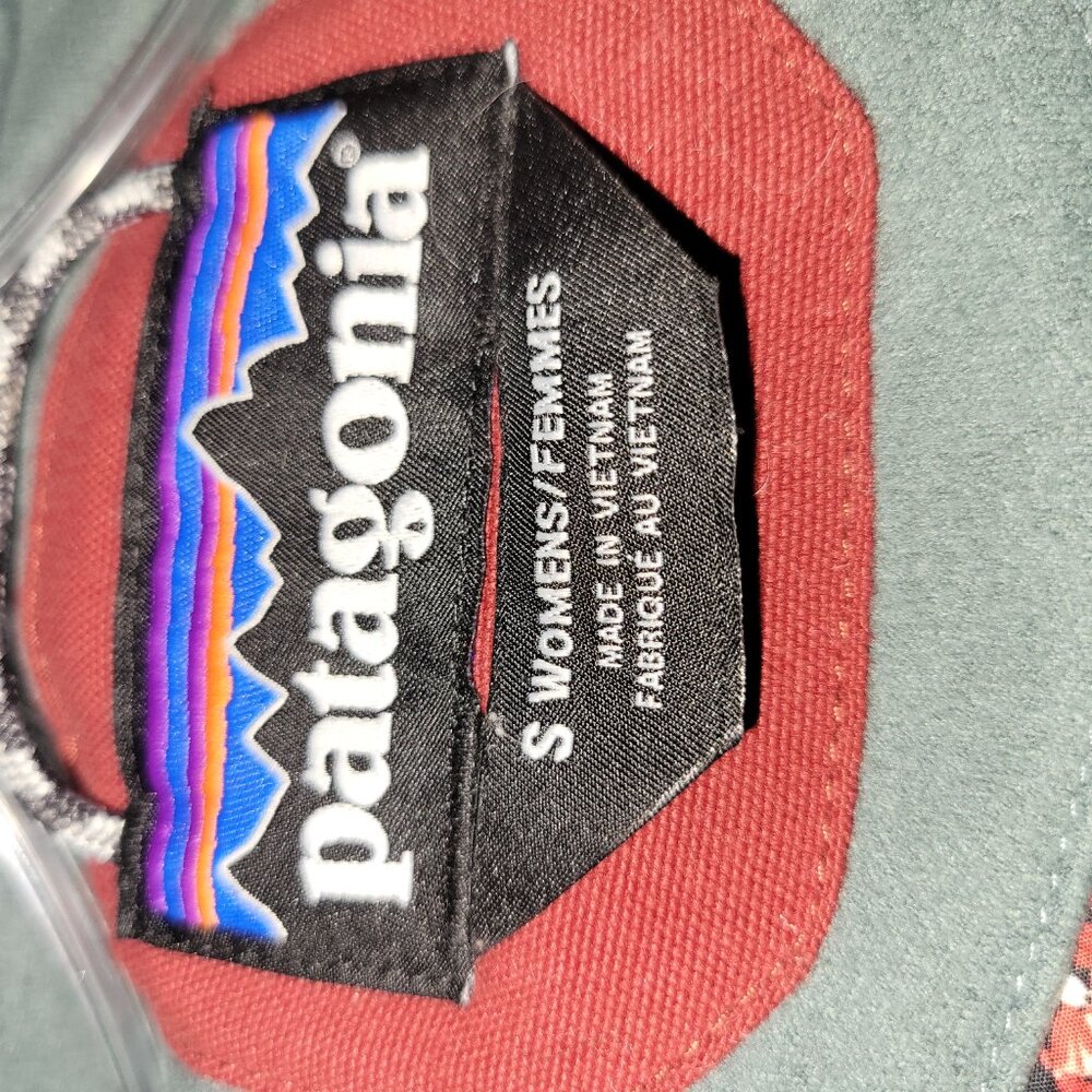 Patagonia Red and Gray Hooded Vest - Picture 4 of 5